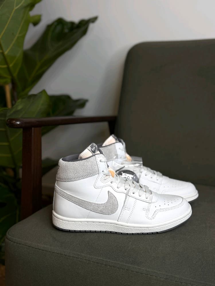 Кросівки Air Jordan Air Ship SP 'Tech Grey' DZ3497-100