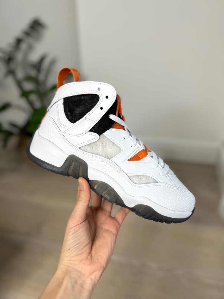 Кросівки унісекс Air Jordan Jumpman Two Trey (GS) 'Starfish' DQ8431-108.