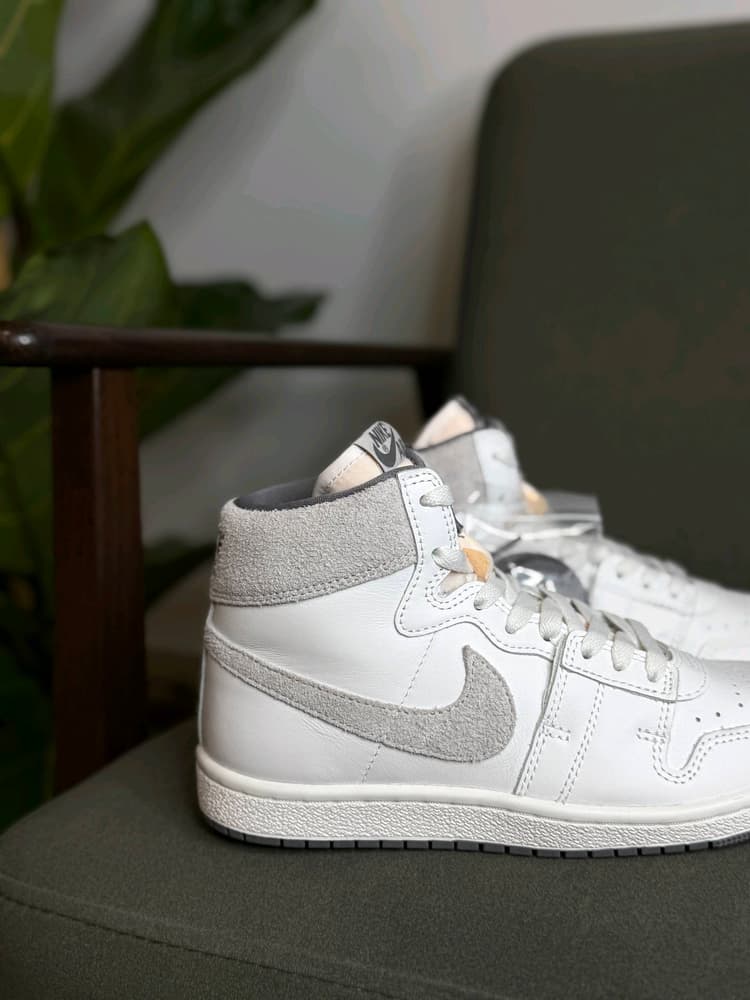 Кросівки Air Jordan Air Ship SP 'Tech Grey' DZ3497-100