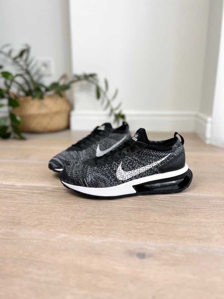 Кросівки унісекс Nike Air Max Flyknit Racer Black Dj6106-001
